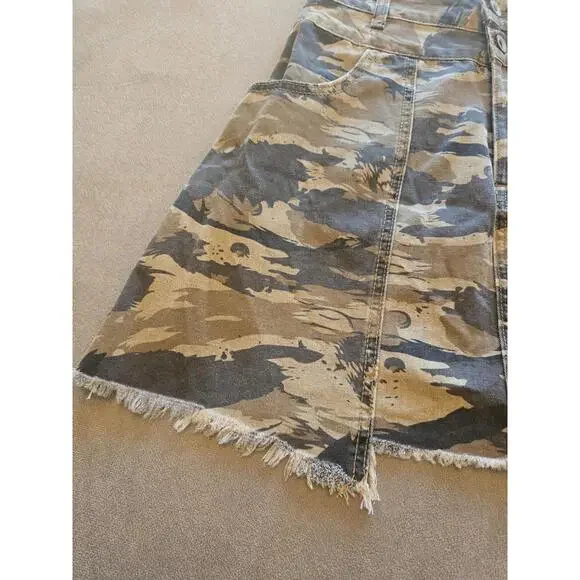 Pol Camouflauge Paneled NWT Raw Hem Mini Skirt (M) - Picture 3 of 6